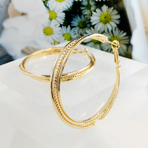 Layered Twisted Hoops